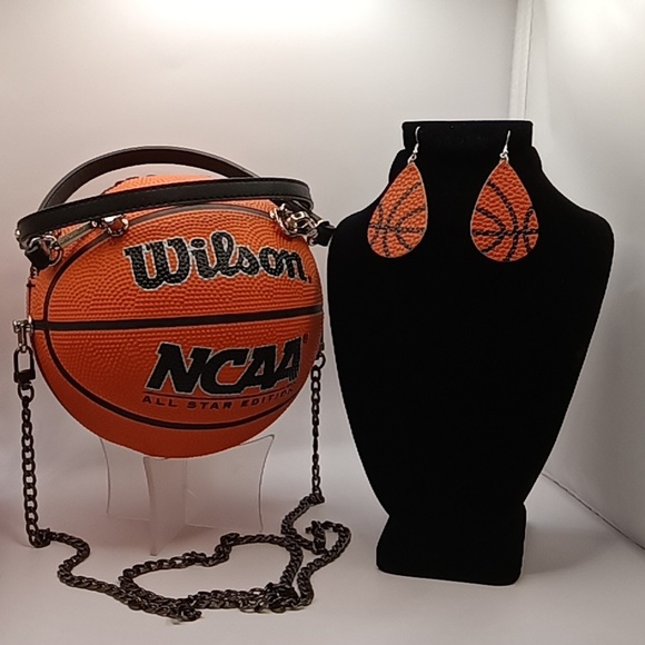 BASKETBALL 🏀 EARRINGS - Picture 1 of 8